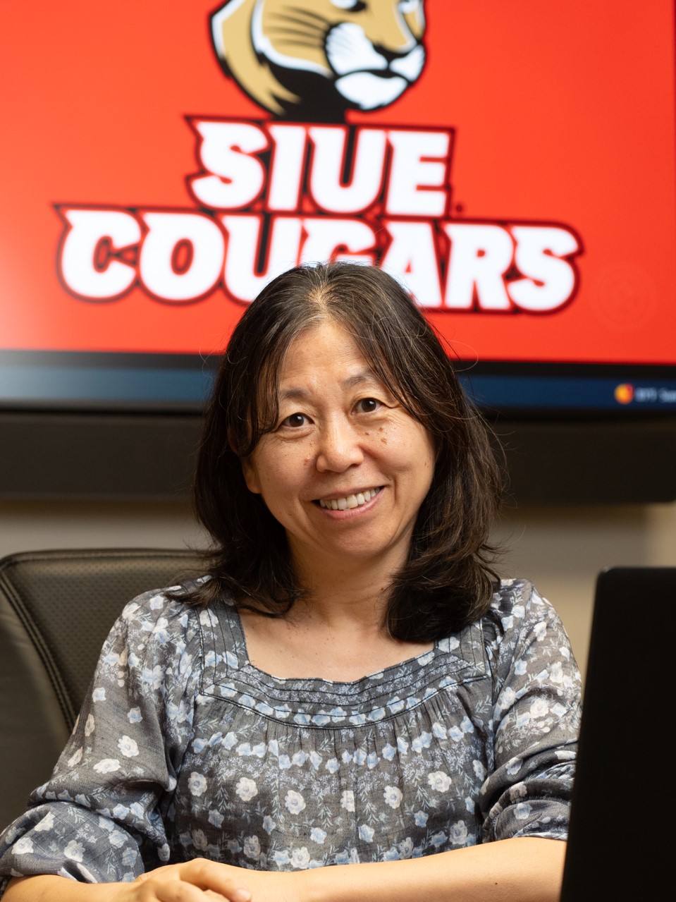 A portrait photo of Yanhong Zhang, Ph.D.