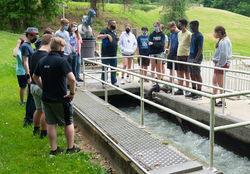 SIUE Engineering Summer Camp participants visit the Environmental Training Resources Center on the Edwardsville campus.