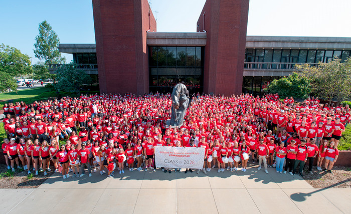 Class of 2028 photo outside the Cougar Statue